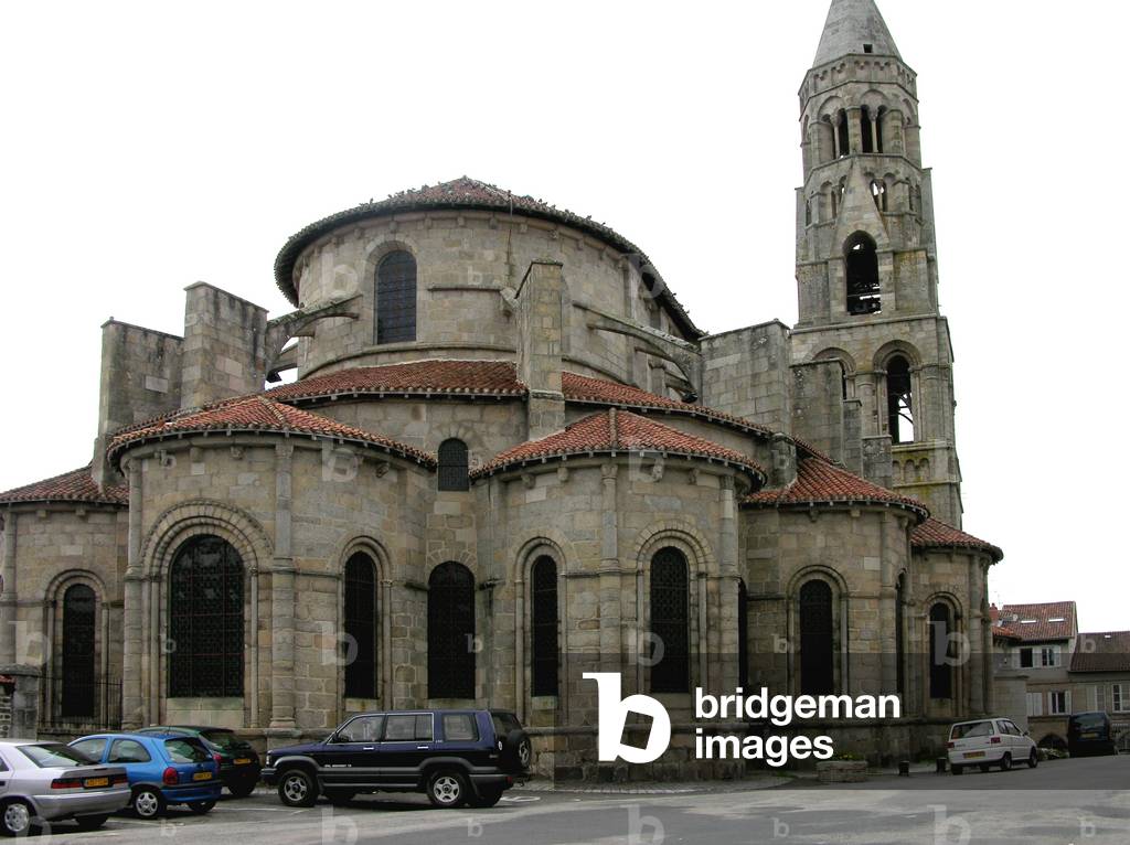 View of the spire of the church (photo)