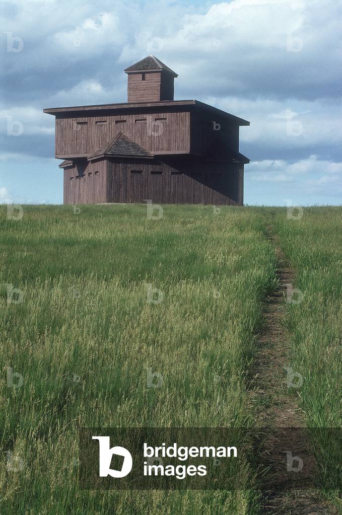Fort McKeen was built opposite Bismarck, North Dakota, originally built in June 1872 to protect railway construction creams, and in November 1872 renamed Fort Abraham Lincoln and transformed into a post for Lieutenant Colonel George Armstrong Custer's 7th cavalry (1839-1876)