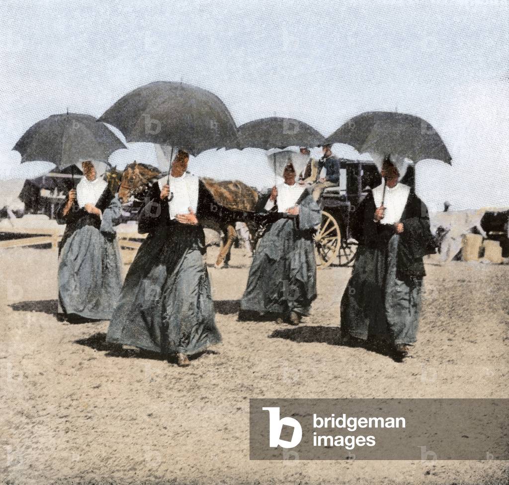 American Hispano War (1898): the Sisters of Charity arriving at Long Island to serve as nurses at Camp Wikoff. Water strong in colour, from a photograph.