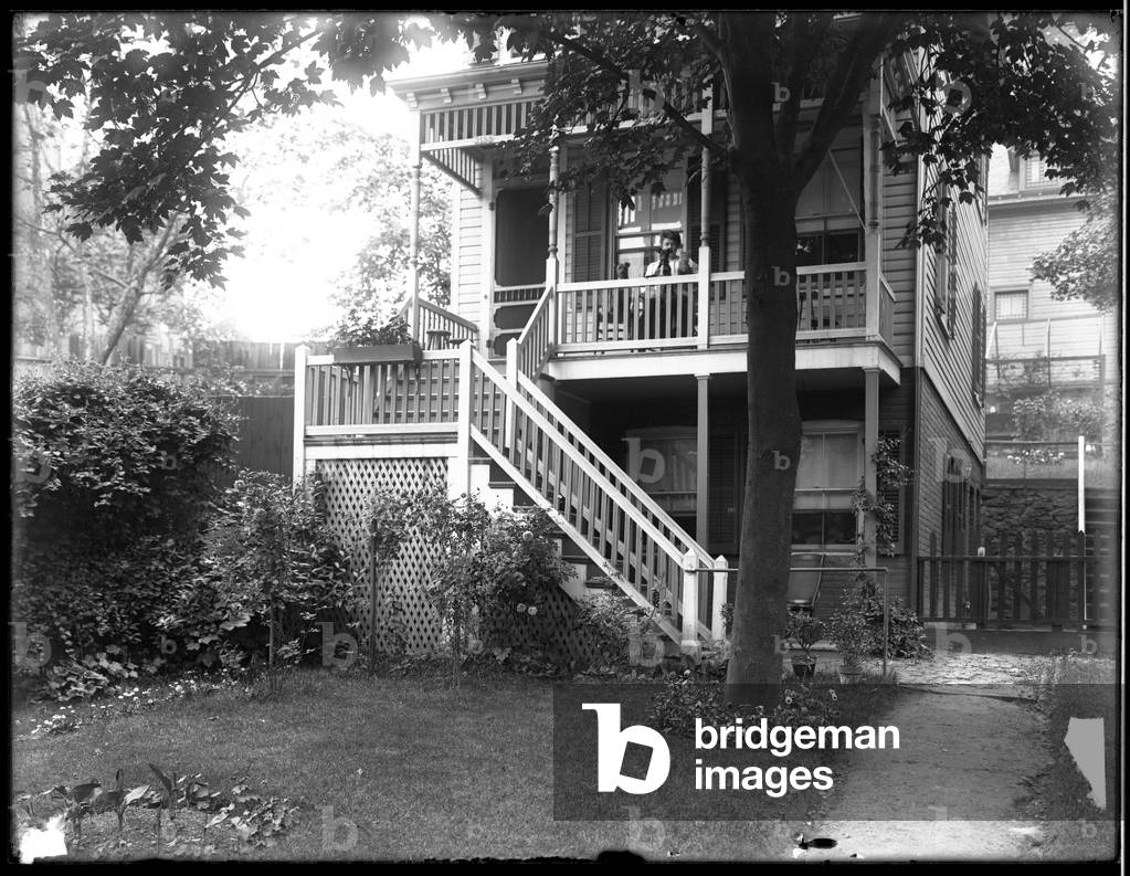 Mrs. Perenes's house, Inwood, New York, c.1910 (b/w photo)