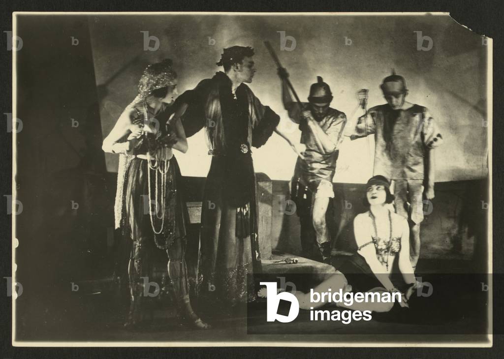 Bild von Fotografie "Aufführung von 'Salome' von Oscar Wilde (Foto)", 20. Jahrhundert von American Photographe