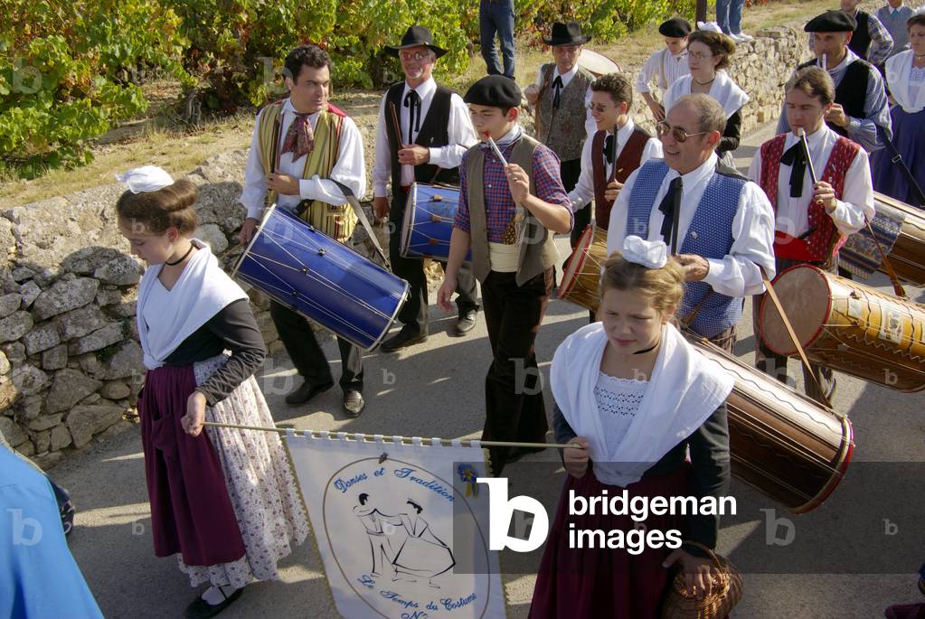 Provençal musicians in costume