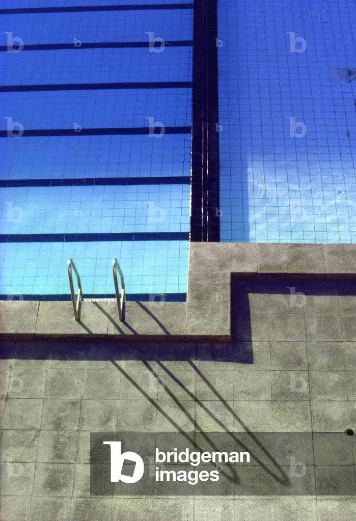 Overhead view of swimming pool (photo),