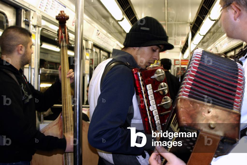 Buskers in Paris underground