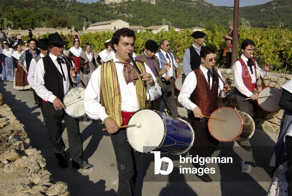Provençal musicians in costume