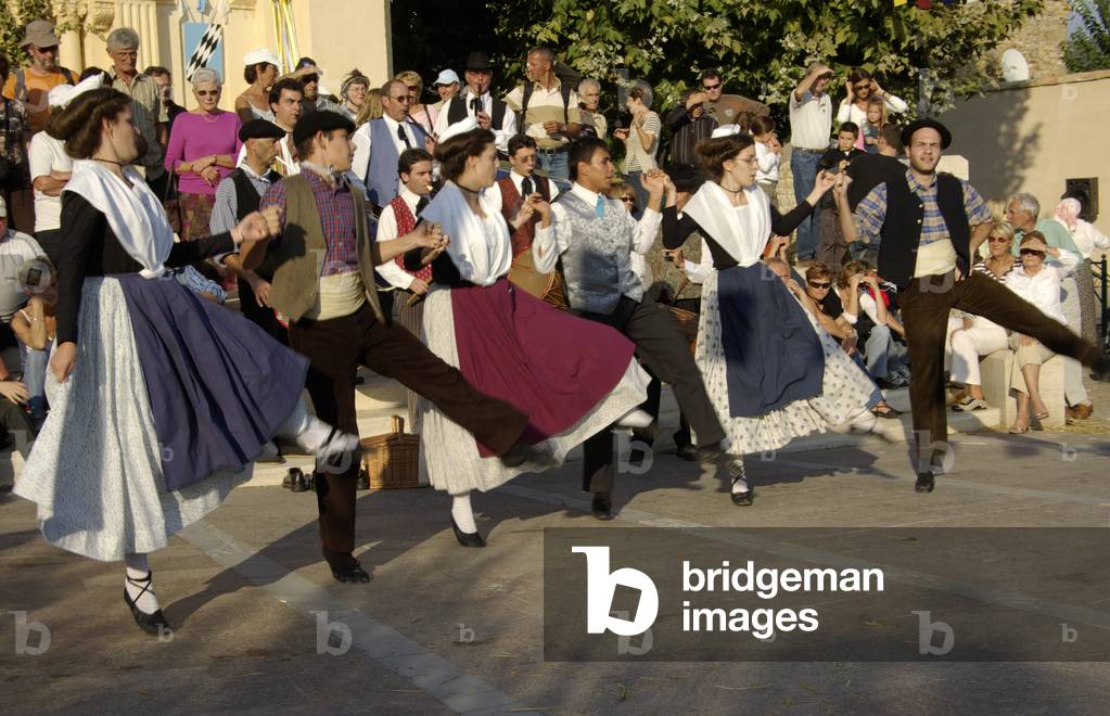 Provençal dancers