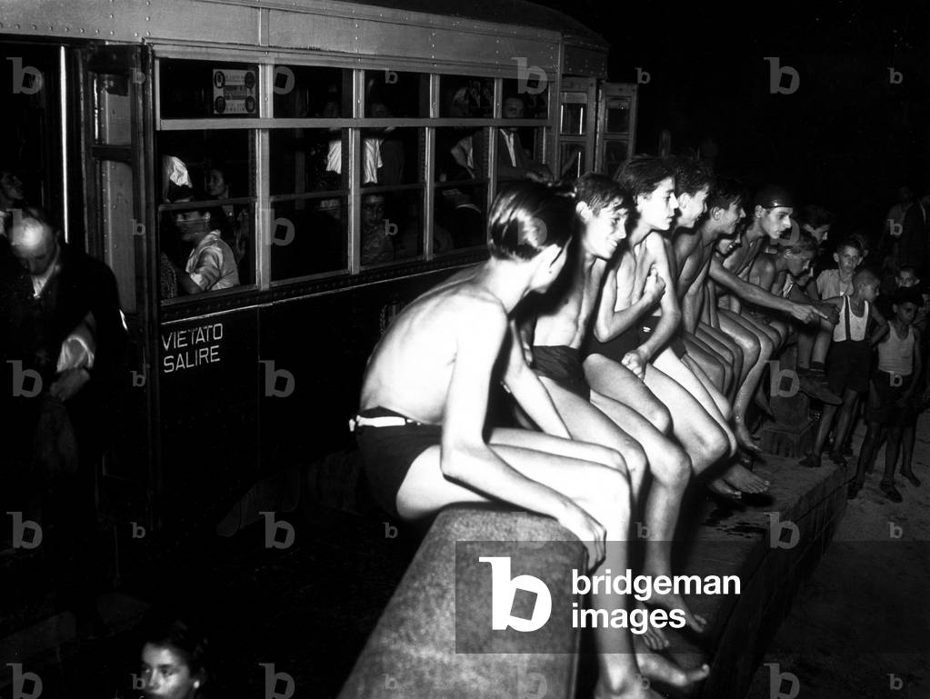 Children bathing in the canal Naviglio Grande, Milan, 1947 (b/w photo)