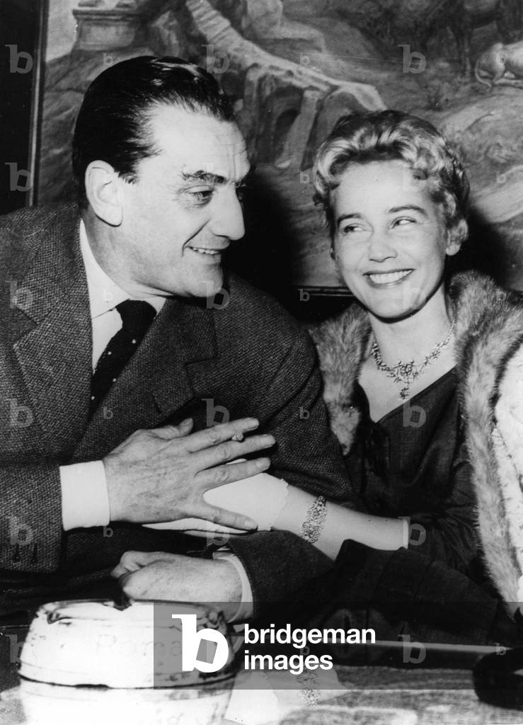 L'Actrice allemande Maria Schell rencontre le realisateur Luchino Visconti a Rome pour le film 