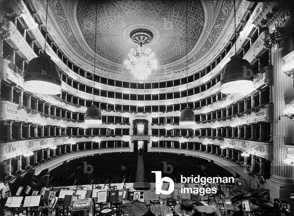 Interior view of la Scala theatre, Milan (b/w photo)