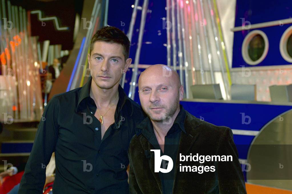Milan, le 18/11/2002. Domenico DOLCE et Stefano GABBANA lors d'une émission de la télévision italienne. ©Taddei/Farabola/Leemage