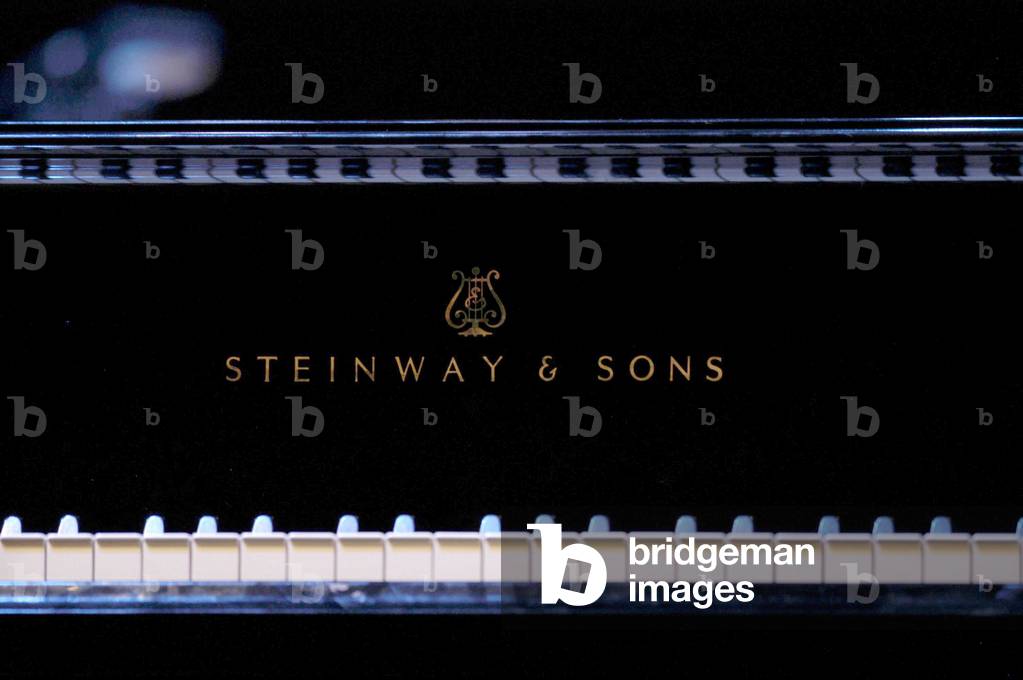Instrument musical: vue d'un clavier d'un piano Steinway. Photo Pomati 