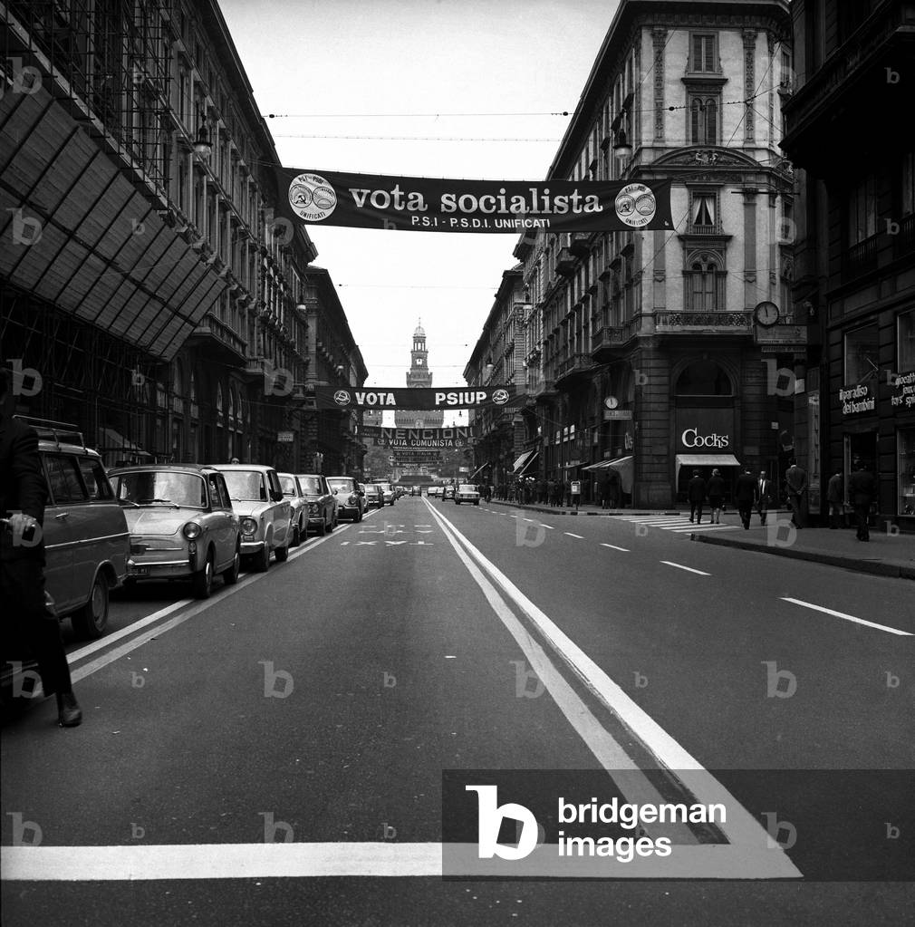 Electoral propaganda for government elections, Milan, 1968 (b/w photo)