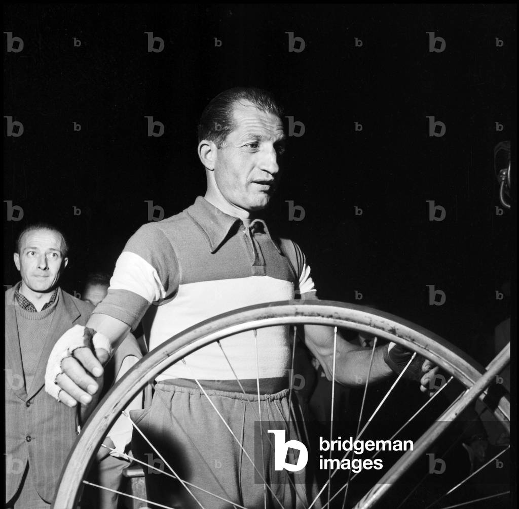 Gino Bartali at a cyclists' meeting at the Pavia track, Italy, 1953 (photo)