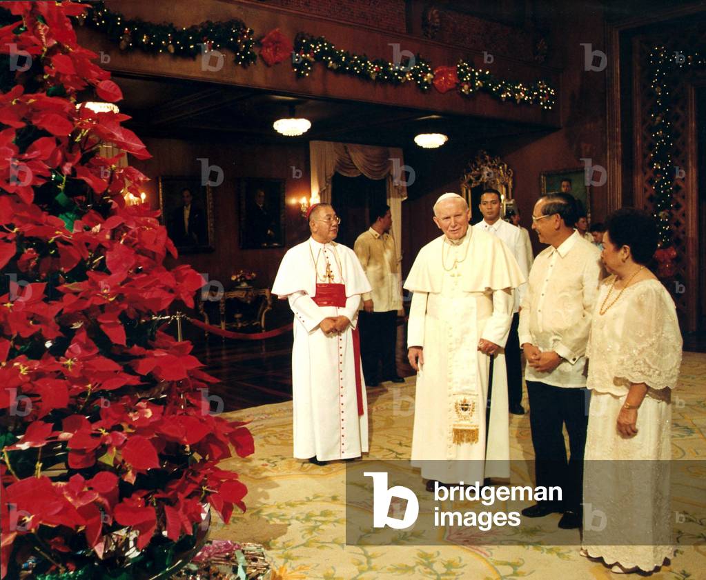 Pope John Paul II, 1990s (photo)