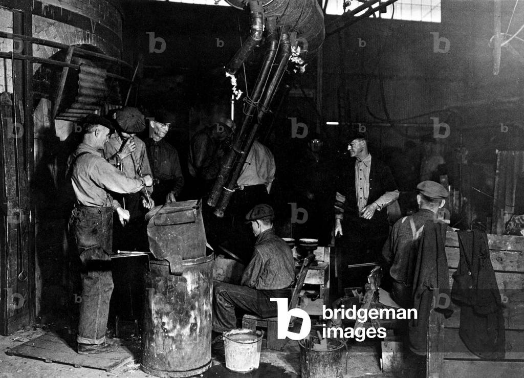 Baldwin locomotive factory workers, Eddystone, USA, 1936 (b/w photo)