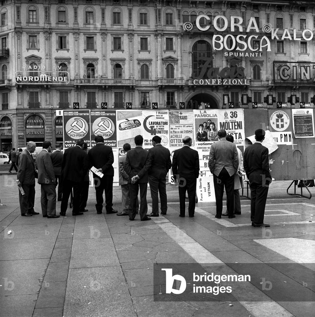 Electoral propaganda for government elections, Milan, 1968 (b/w photo)