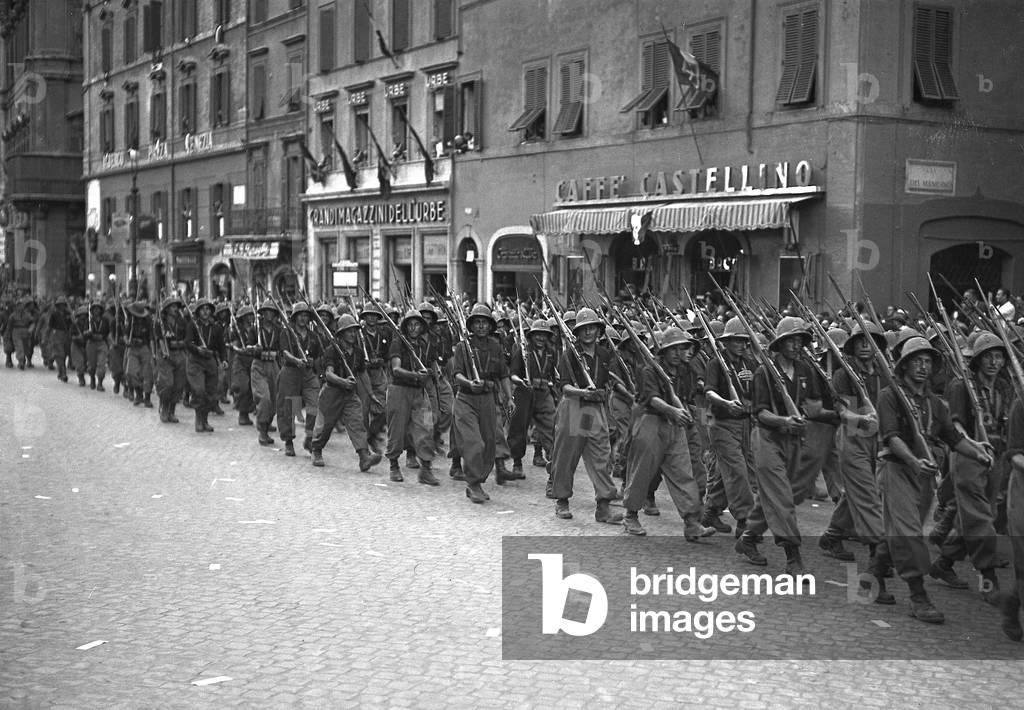 Rome, le 02/07/1936. Le Bataillon Universitaire Chemise Noire 