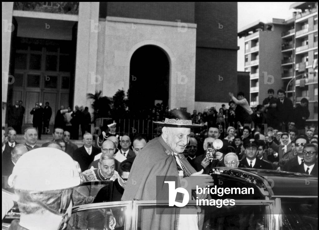 Pope John XXIII visiting Laurentina suburb, Rome, 1963 (b/w photo)