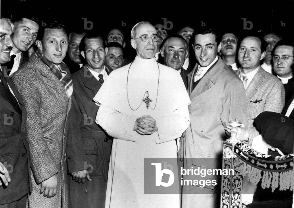 Luigi CASOLA, Gino BARTALI, Pope PIO XII, Constant GIRARDENGO and Fausto COPPI, Vatican City, 1950 (photo)