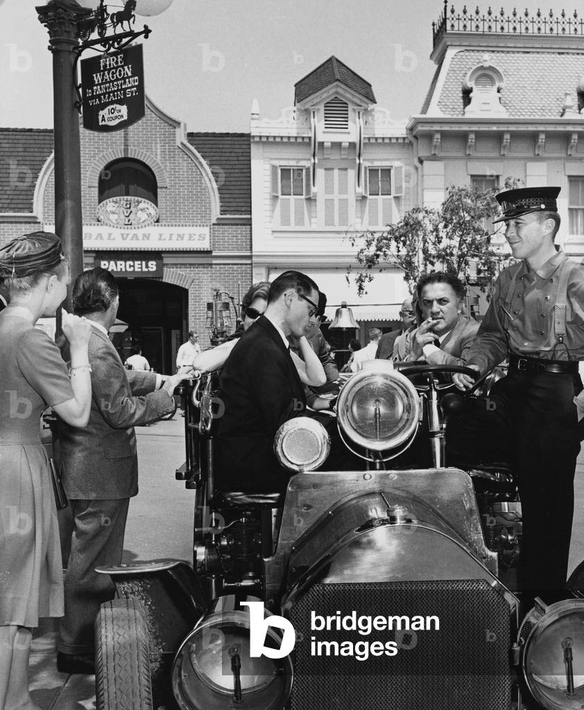 Federico Fellini (b/w photo)