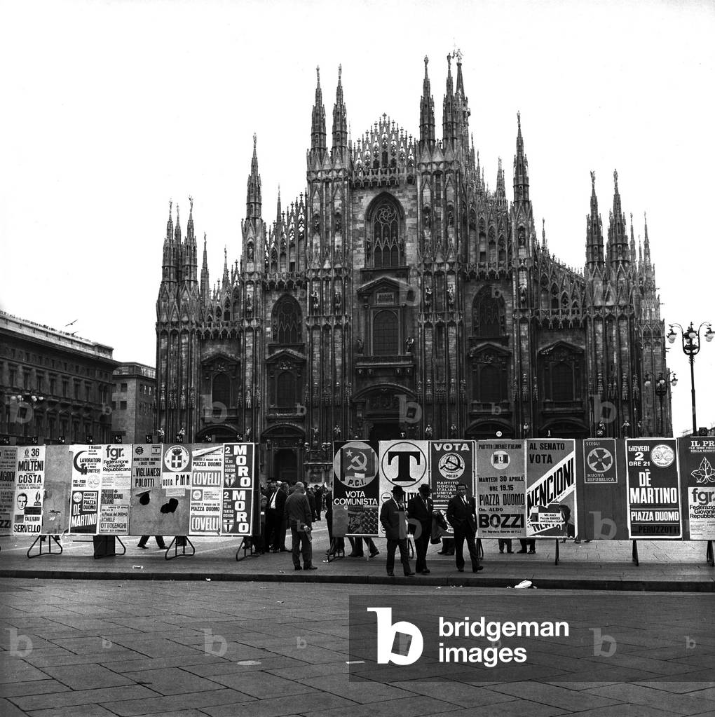 Electoral propaganda for government elections, Milan, 1968 (b/w photo)