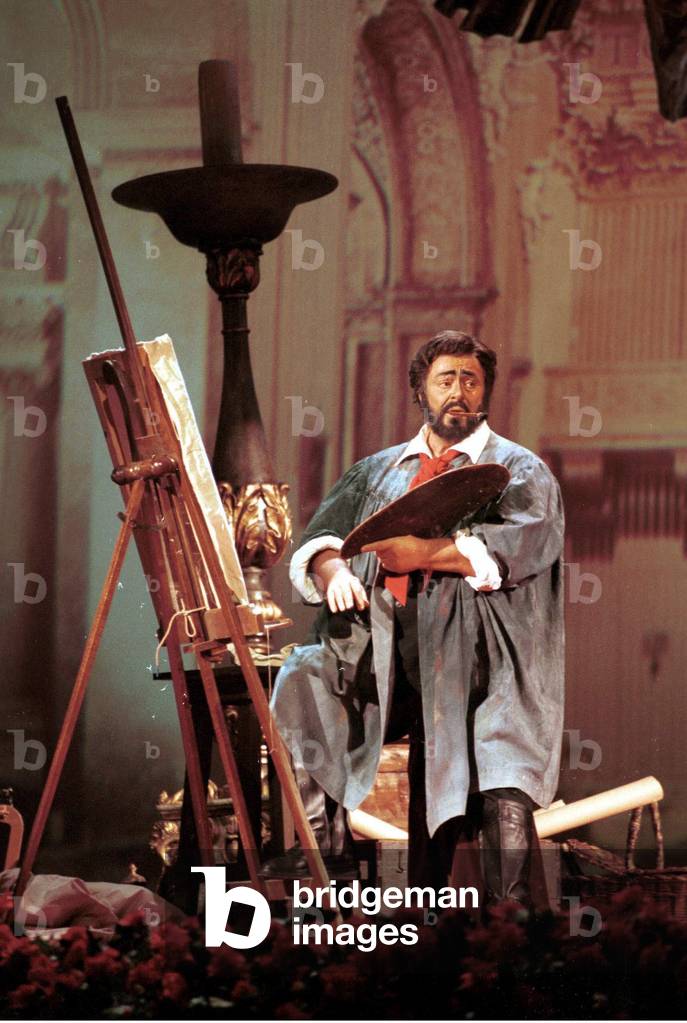 Luciano Pavarotti on stage at the Opera House, Rome, 2000 (photo)