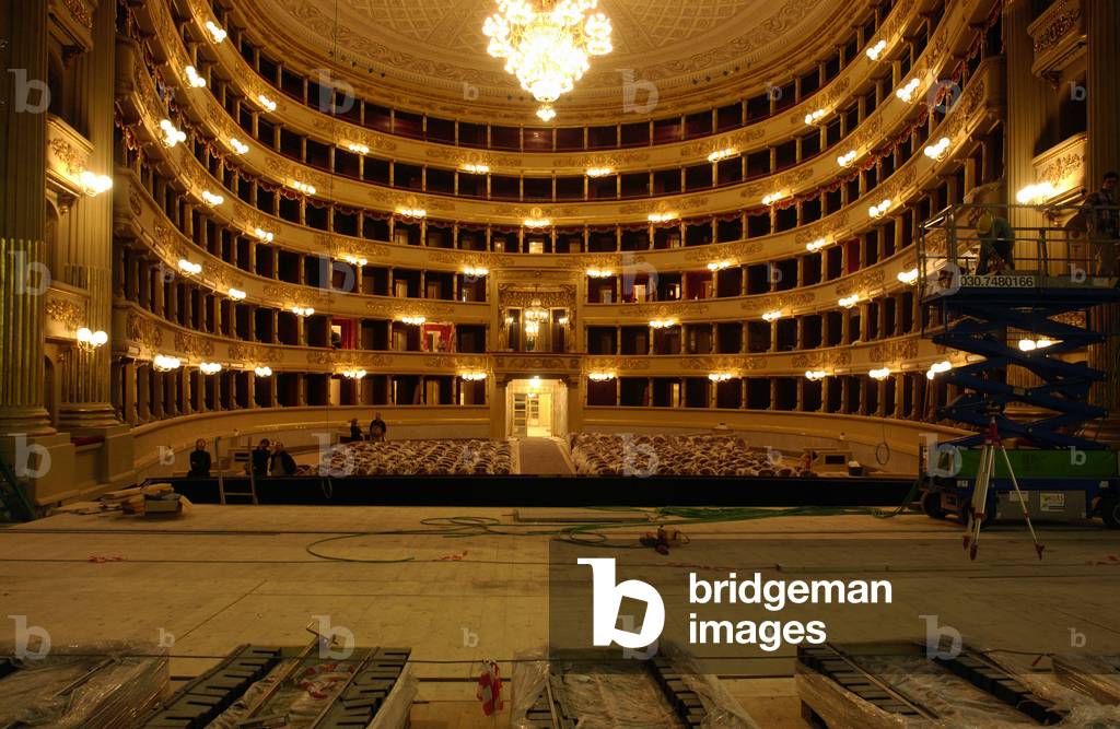 Restoration of the Teatro Alla Scala, Milan 06 /11/2004 (photo)