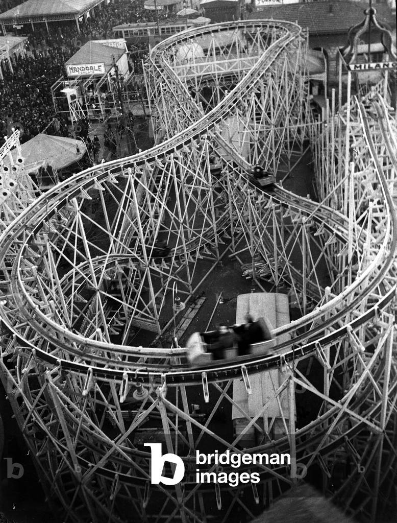 Milan dans les années 1930: fête foraine. 1939: Le 