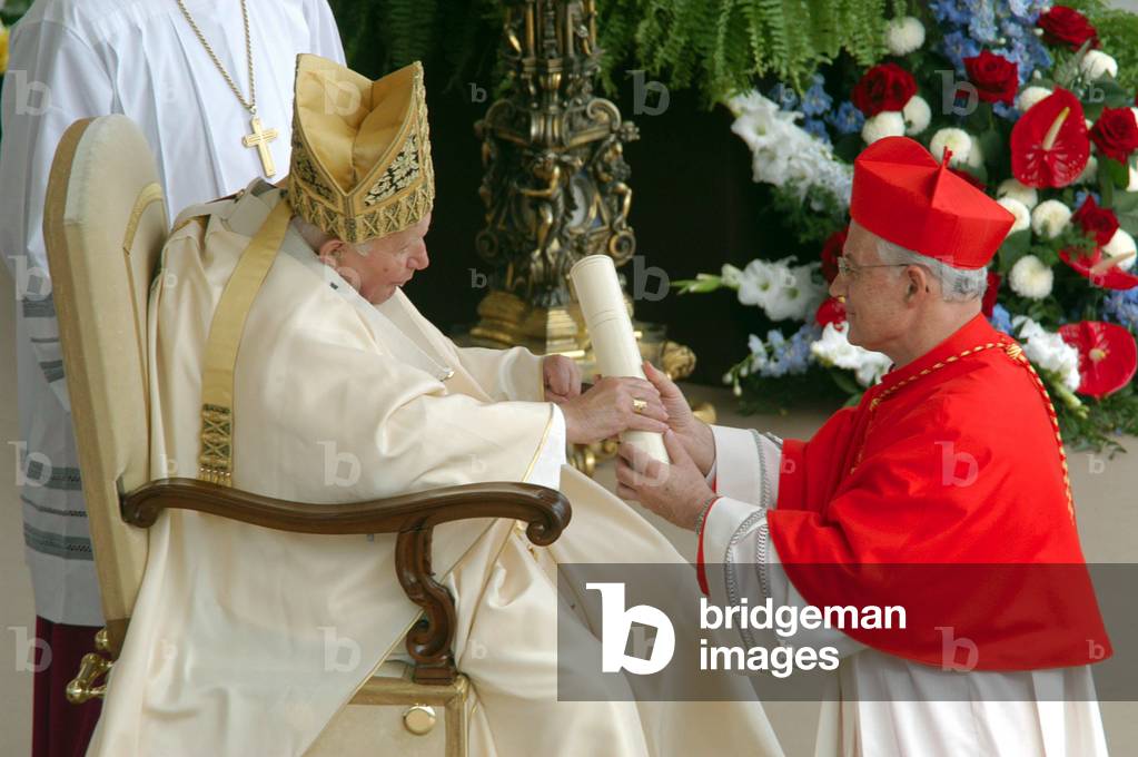 Marc Ouellet is made cardinal by pope John Paul II, Vatican, 2003 (photo)
