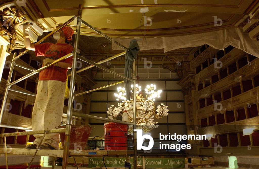 Restoration of the Teatro Alla Scala, Milan 11/10/2004 (photo)