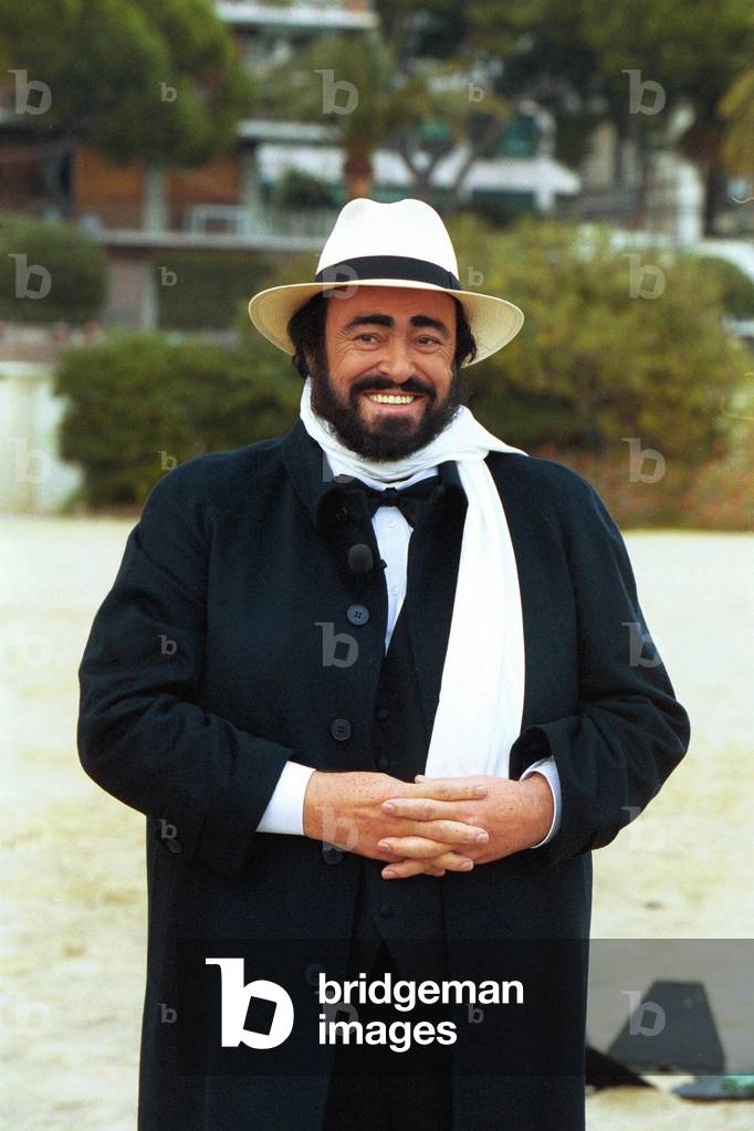 Luciano Pavarotti at press conference for the Italian Song Festival, Sanremo, 2000 (photo)