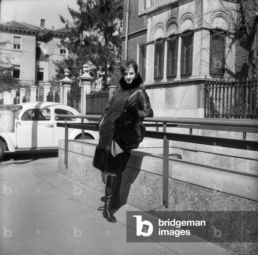 Portrait of the French singer Barbara, Milan, 26/03/1966 (b/w photo)