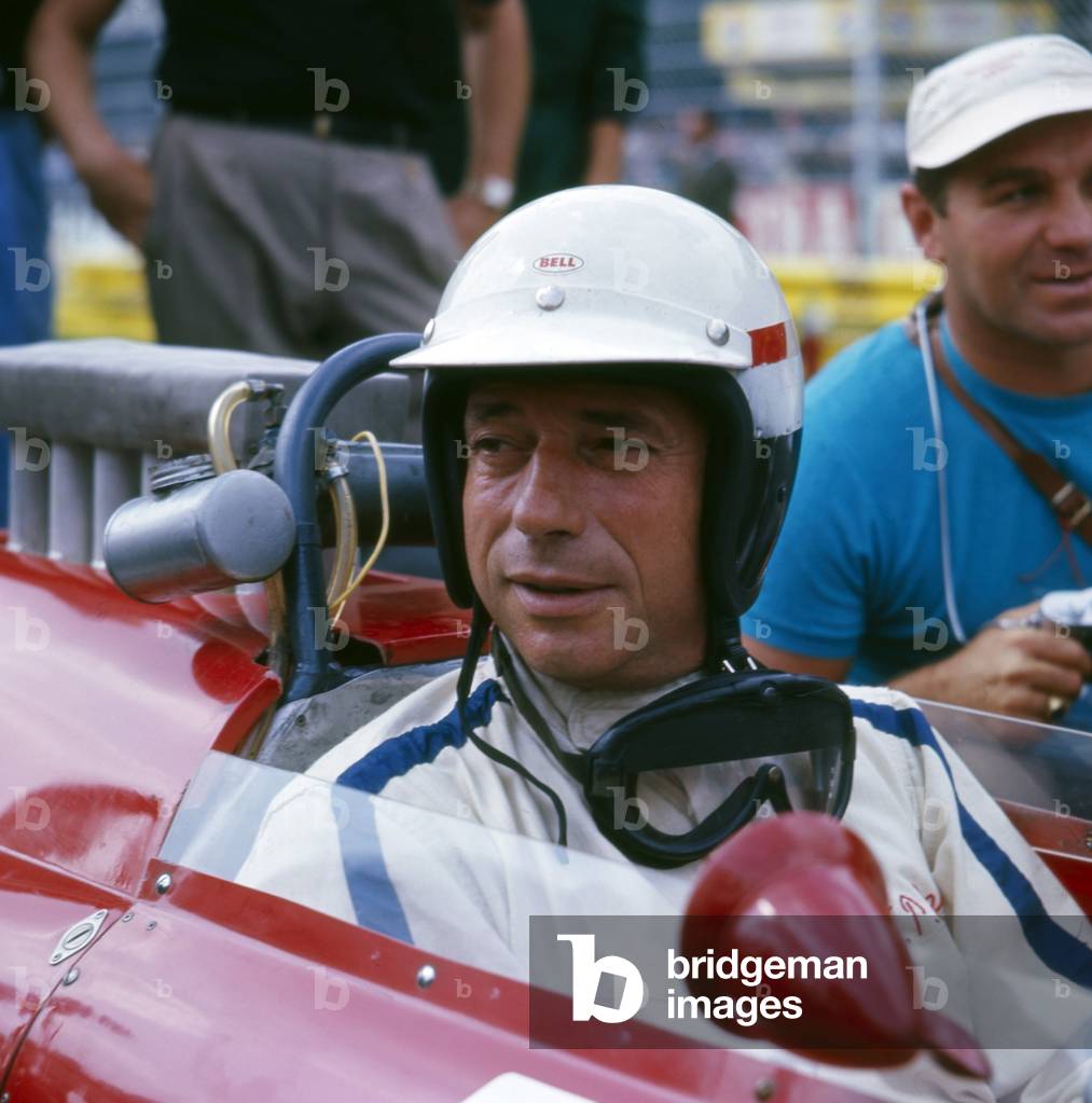 Le comedien Yves Montand sur le plateau de tournage du film 