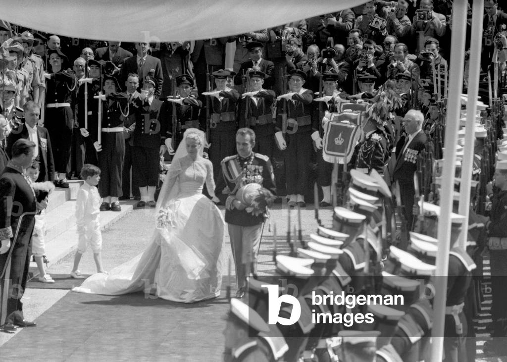 Wedding of Grace Kelly and prince Rainier III of Monaco, 1956 (b/w photo)
