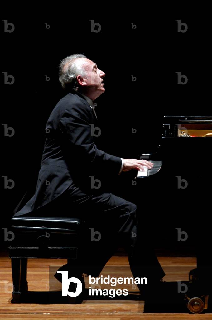 Maurizio Pollini at the auditorium Sala Santa Cecilia, Rome, 2003 (photo)