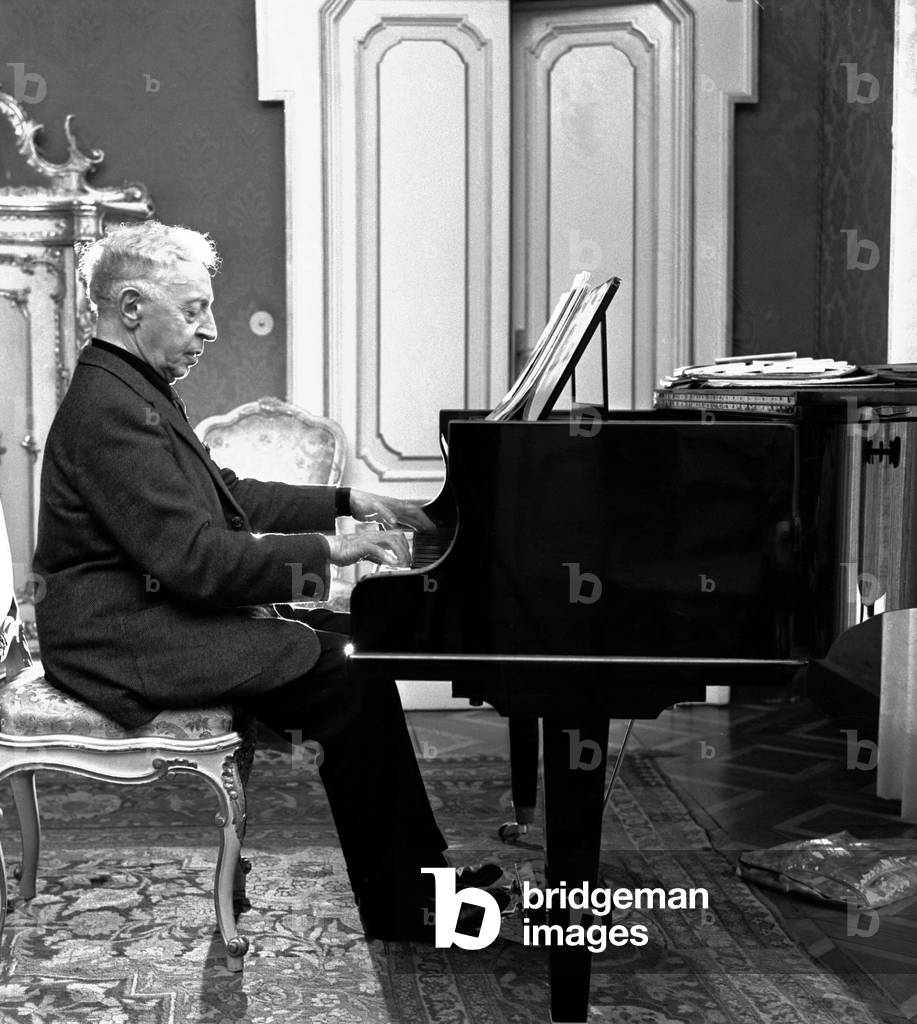 Milan, 10/1958. Le pianiste Arthur RUBINSTEIN.