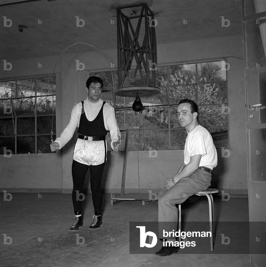 Boxing training of Franco Festucci and Mario d'Agata, Comerio, Varese, 1956 (b/w photo)