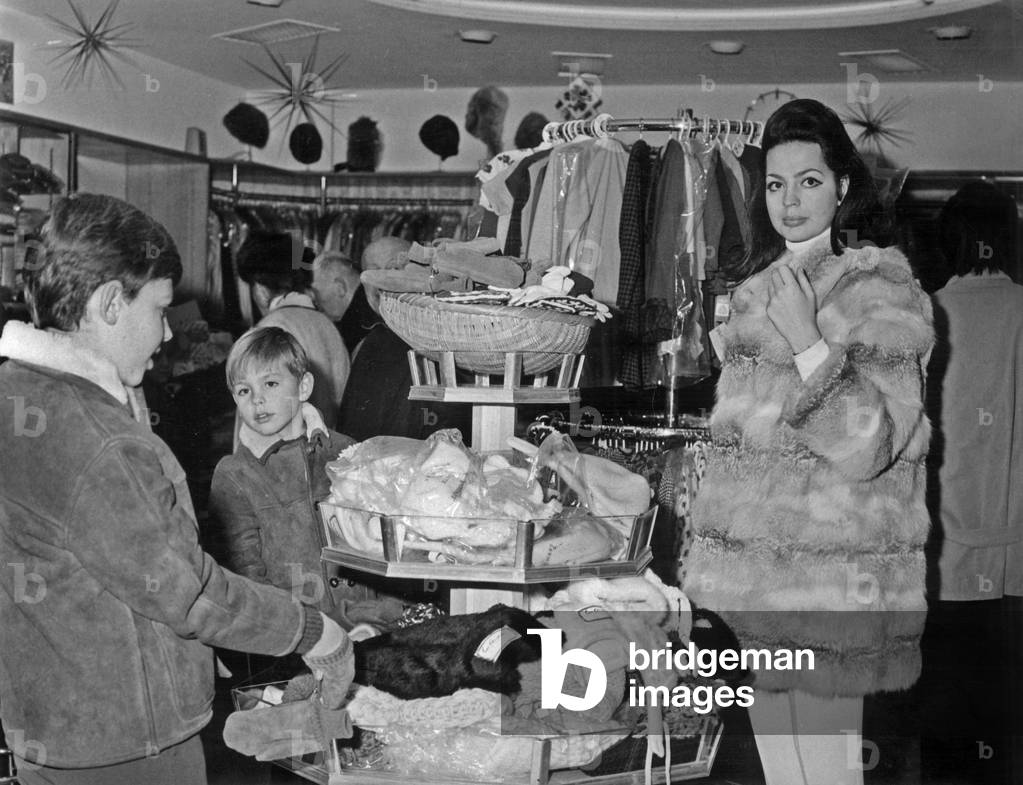 Ira Furstenberg and her children