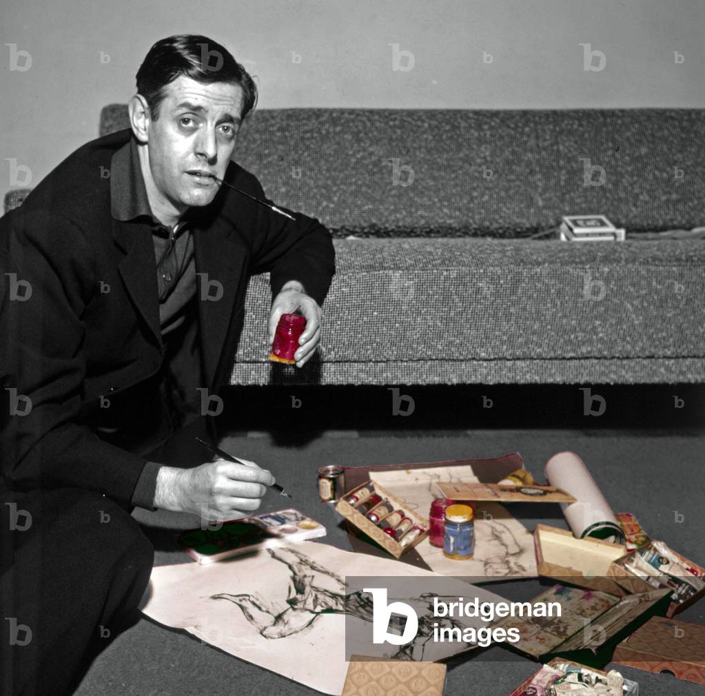 Dario Fo sketching, 1962 (b/w photo)