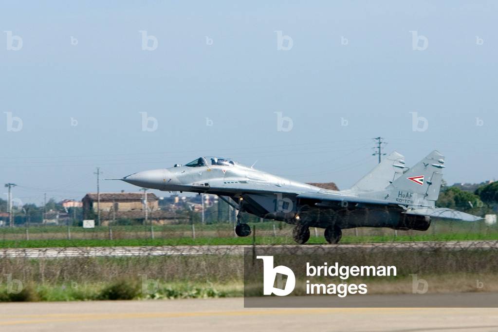Mikoyan-Gourevitch MiG 29 plane during military training, Pisignano, Italy, 2006 (photo)