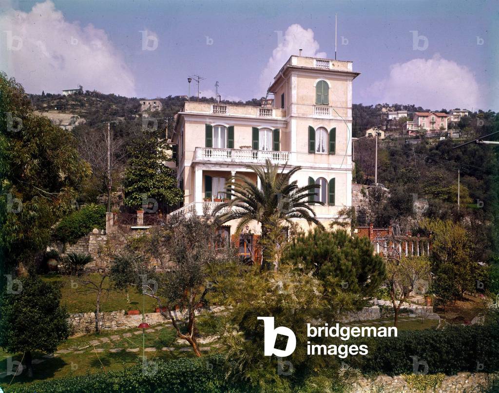 A seaside villa, Santa Margherita Ligure, Italy (photo)