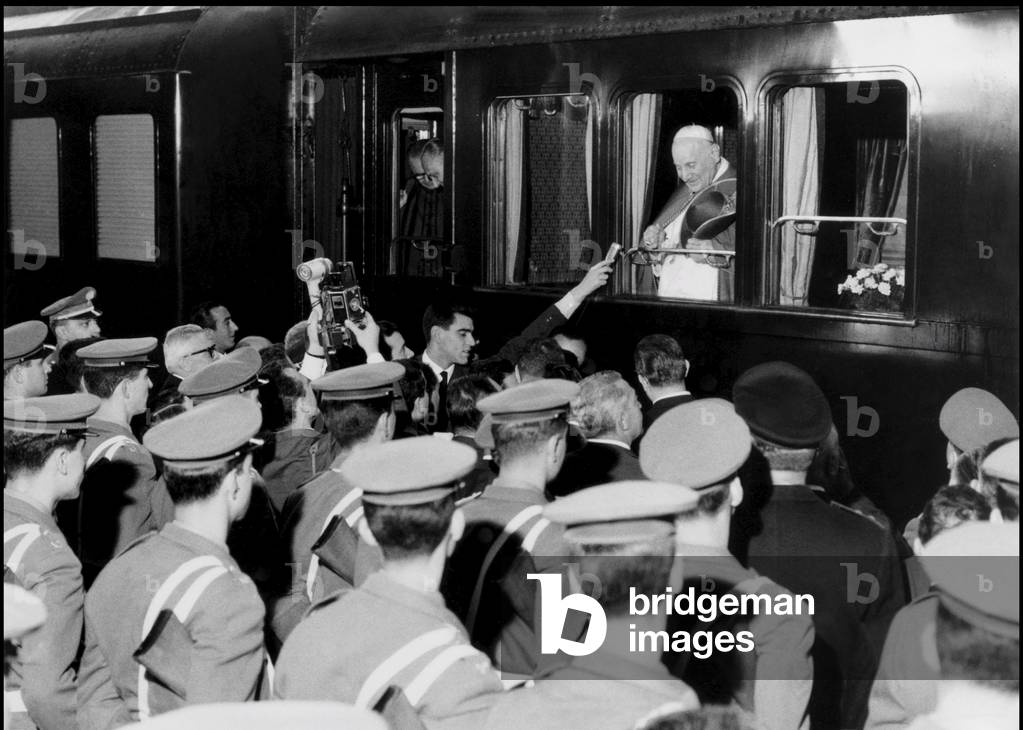Pope John XXIII before leaving with the Prime Minister Amintore Fanfani to visit Loreto and Assisi, Rome, 1962 (b/w photo)