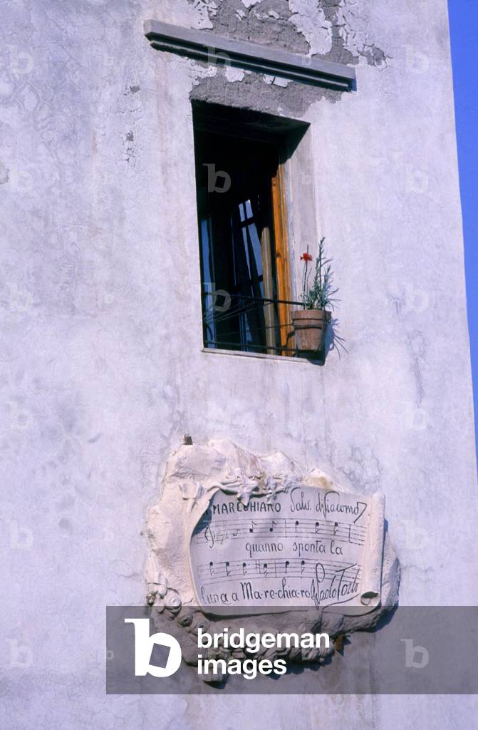 Naples, La Finestrella de Marechiaro. Photo Carbone © Farabola/ Leemage