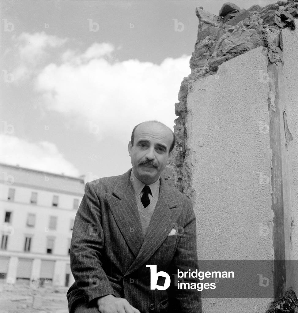 Lucio Fontana returns to Italy after the war, Milan, 1946 (b/w photo)