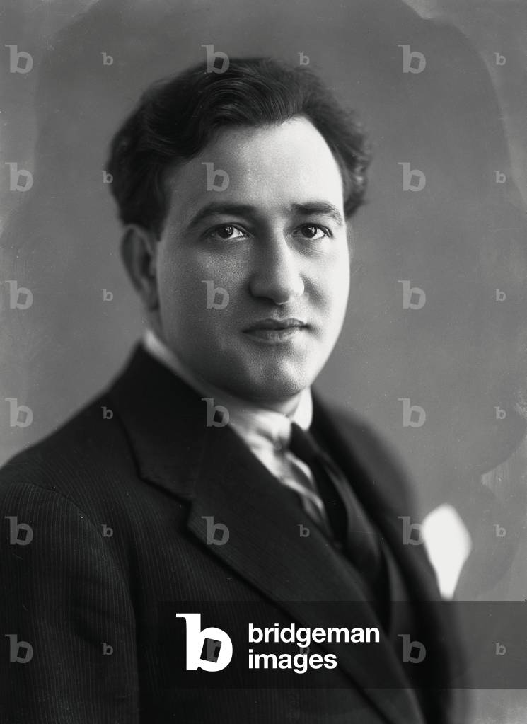 Portrait de Miguel Fleta, tenor espagnol (1893-1938), photographié dans les années 1920. 