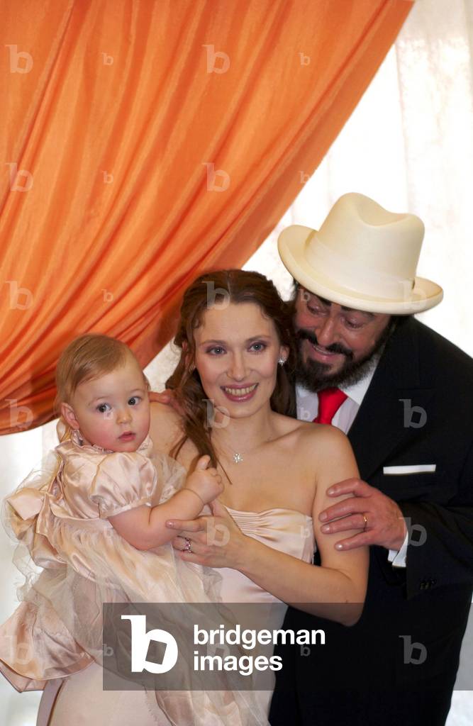 Wedding of Luciano Pavarotti and Nicoletta Mantovani, Modena, 2003 (photo)