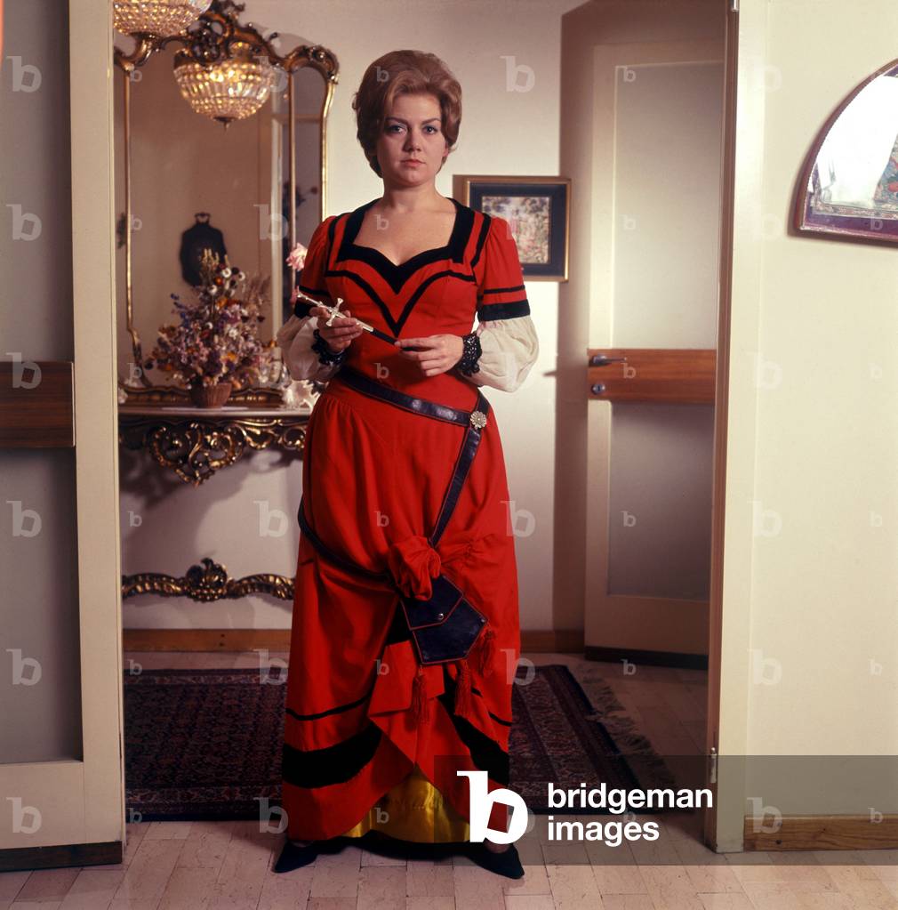 Portrait de la cantatrice grecque Elena Suliotis '1943 - 2004) dans le costume de l'opera 
