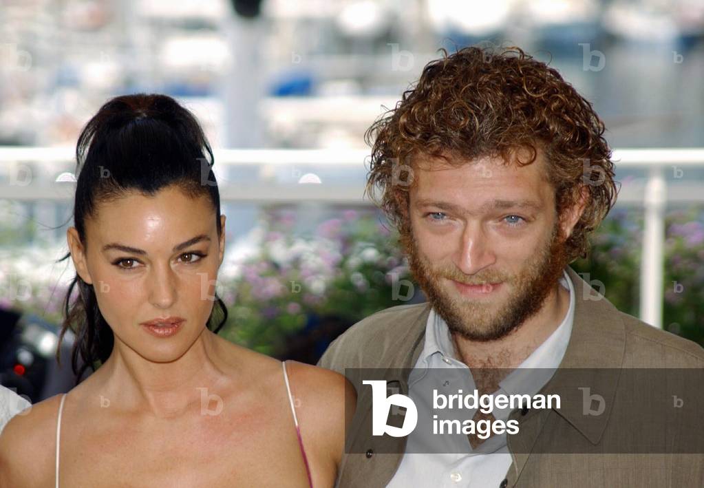 2002. Portrait de l'actrice italienne Monica Bellucci et de l'acteur francais Vincent Cassel. © Farabola/ Leemage