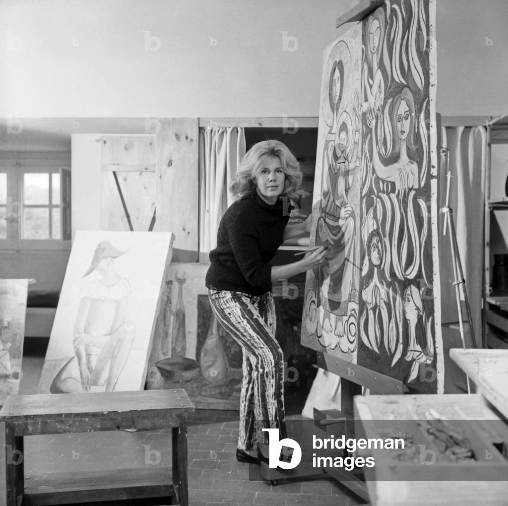 Duchess of Alba Cayetana Fitz-James Stuart in her studio at Liria Palace, Madrid, 1960 (b/w photo)