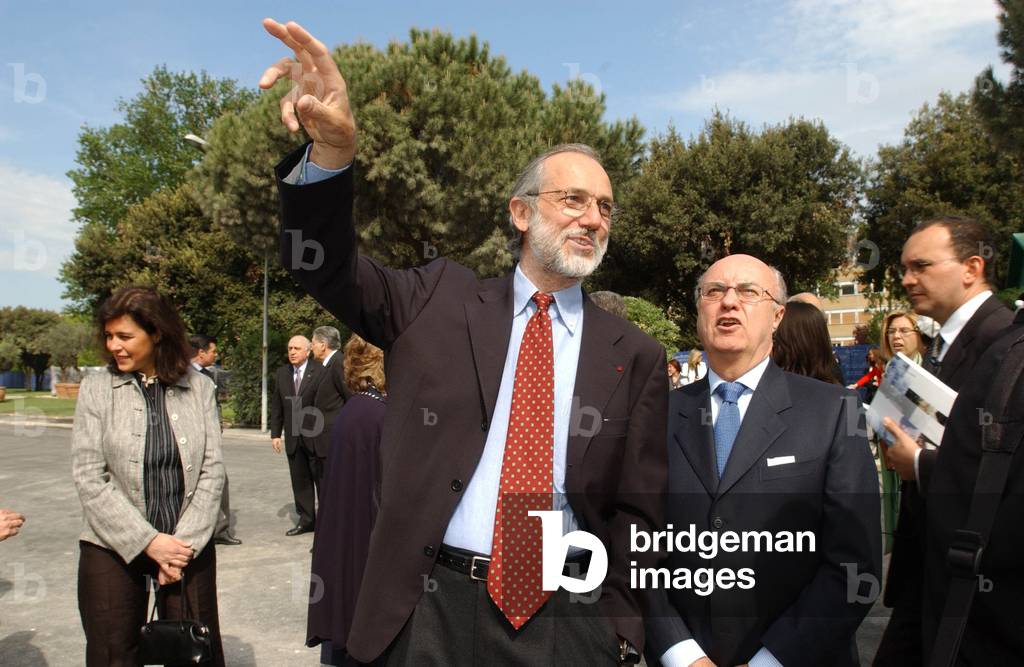 Renzo Piano and the Minister of Urban Planning at the inauguration of the Auditorium Parco della Musica, Rome, 2002  (photo)